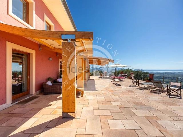 Case e ville in vendita di 300 m²