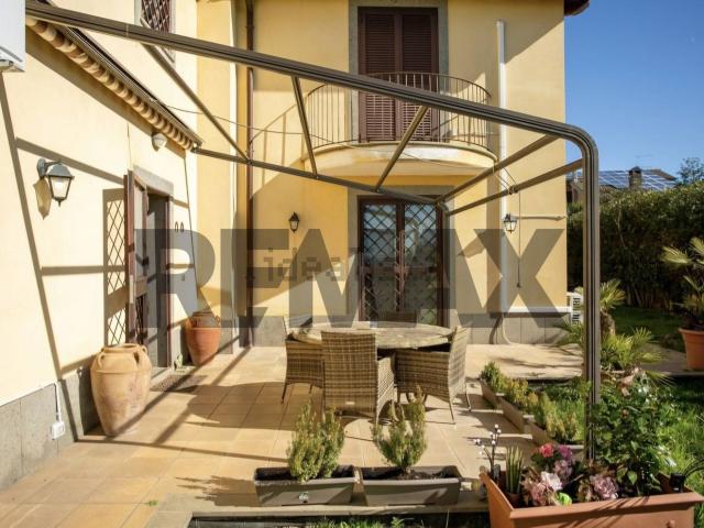 Case e ville in vendita di 300 m²
