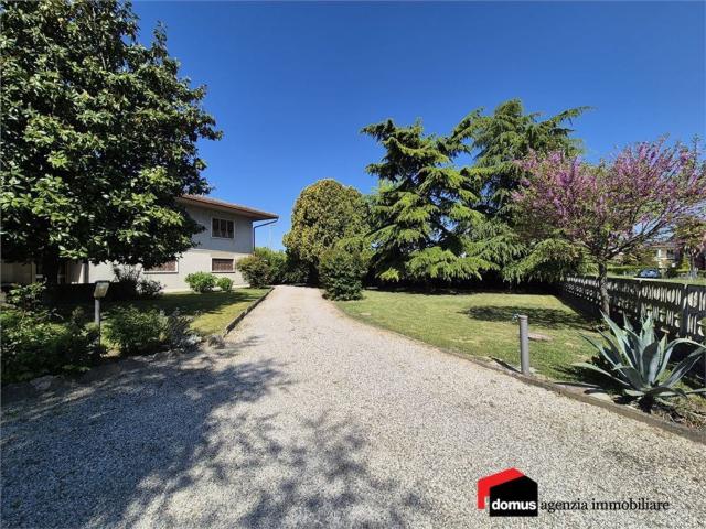 Case e ville in vendita di 300 m²