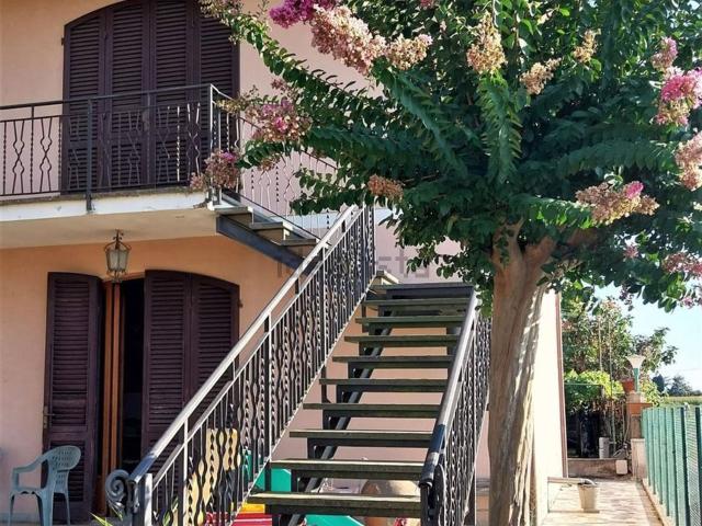 Case e ville in vendita di 300 m²