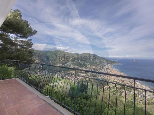 Case e ville in vendita di 300 m²