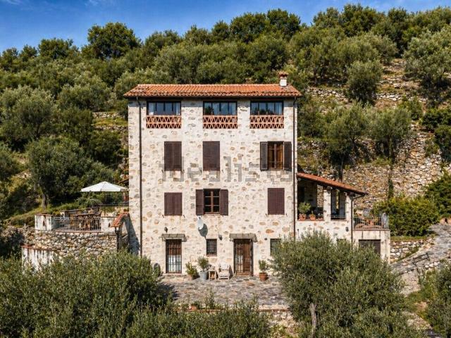 Case e ville in vendita di 300 m²