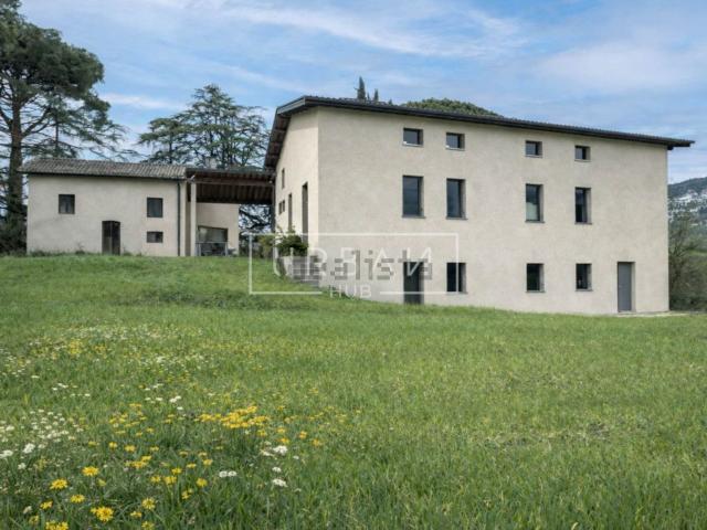 Case e ville in vendita di 300 m²