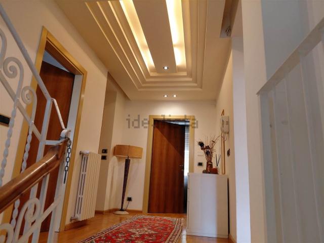 Case e ville in vendita di 300 m²
