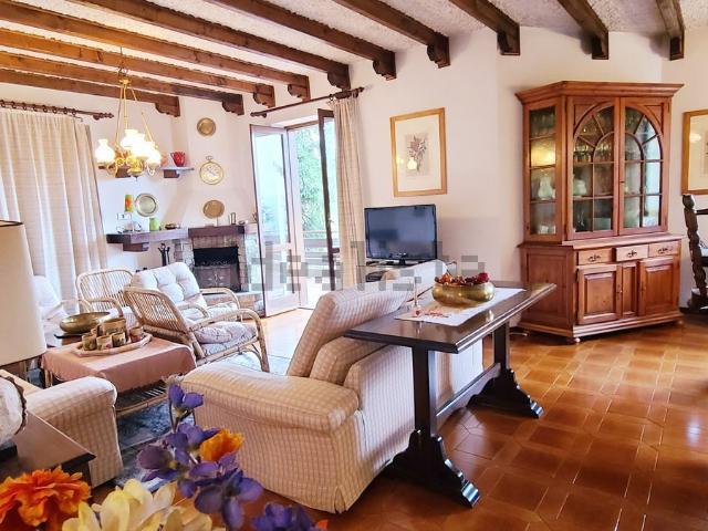 Case e ville in vendita di 300 m²