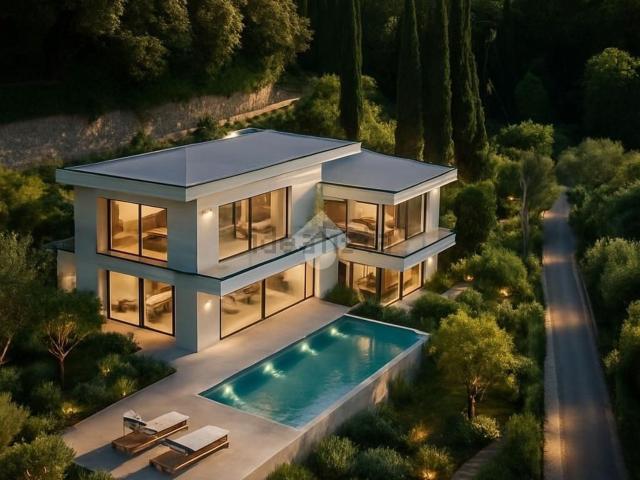 Case e ville in vendita di 300 m² in Via Colombere, 15