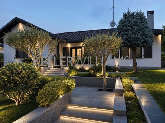 Case e ville in vendita di 300 m² in Via Cavour, 48