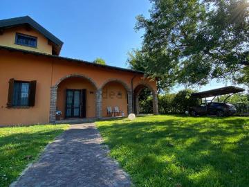 Case e ville in vendita di 300 m² in Via Caduti di Nassiriya