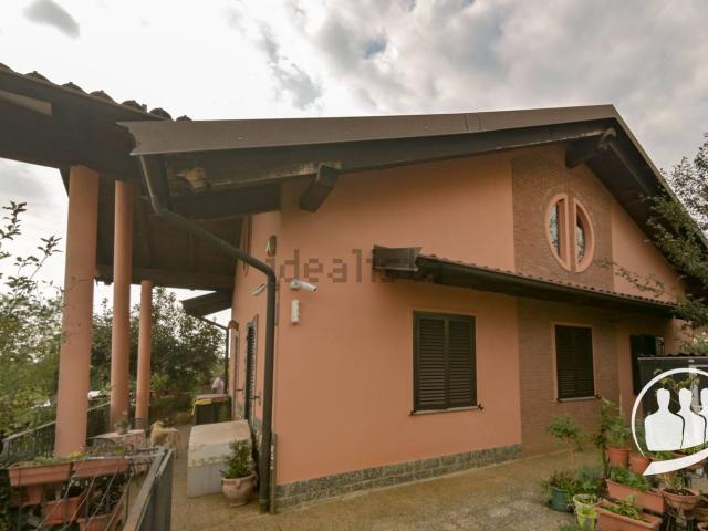 Case e ville in vendita di 300 m² in Via Cambarlèt, 11