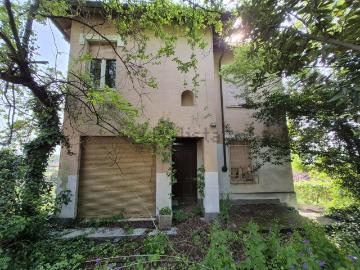 Case e ville in vendita di 300 m² in Via Casale, 9