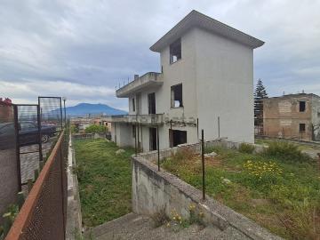 Case e ville in vendita di 300 m² in Via Casavisciano