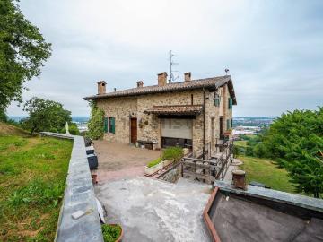 Case e ville in vendita di 300 m² in Via Castello Sant&apos Antonino