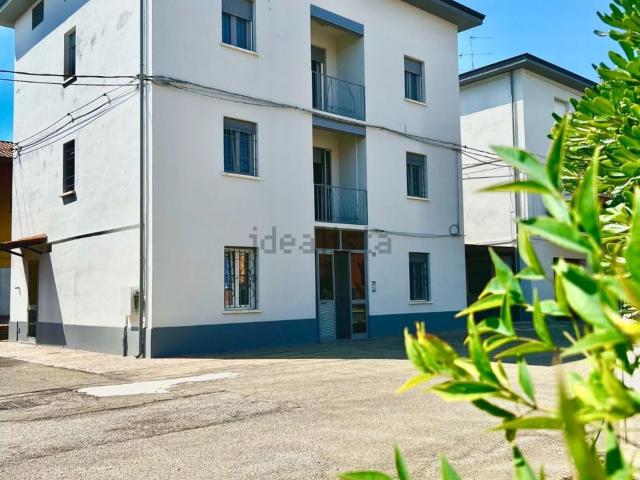 Case e ville in vendita di 300 m² in Via A. Vespucci, 14