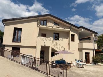 Case e ville in vendita di 300 m² in Via Appia