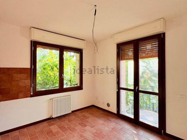 Case e ville in vendita di 300 m² in Via Ascari Mario Celso