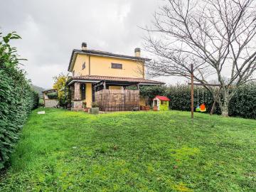 Case e ville in vendita di 300 m² in Via aurelia