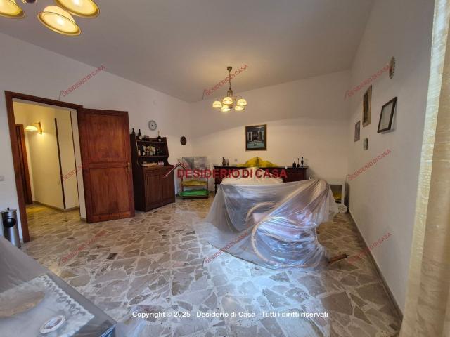 Case e ville in vendita di 300 m² in Via Generale Arimondi, 140