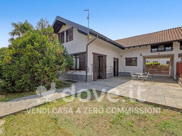 Case e ville in vendita di 300 m² in Via Giuseppe Verdi, 14