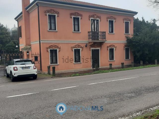 Case e ville in vendita di 300 m² in Via Guglielmo Marconi
