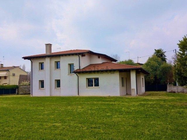 Case e ville in vendita di 300 m² in Via Dante Alighieri