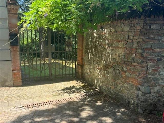 Case e ville in vendita di 300 m² in Via Dante Alighieri