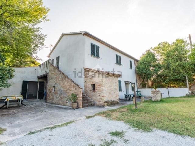 Case e ville in vendita di 300 m² in Via della Zingarina, 20