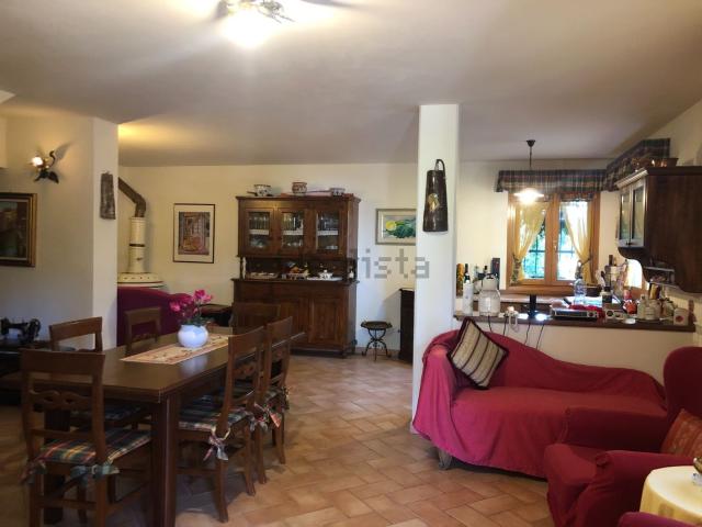 Case e ville in vendita di 300 m² in Via delle Baite, 7