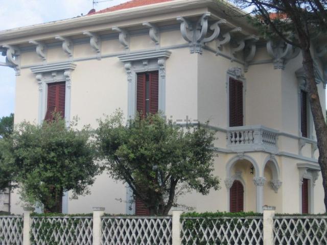 Case e ville in vendita di 300 m² in Via di Gualduccio, 34