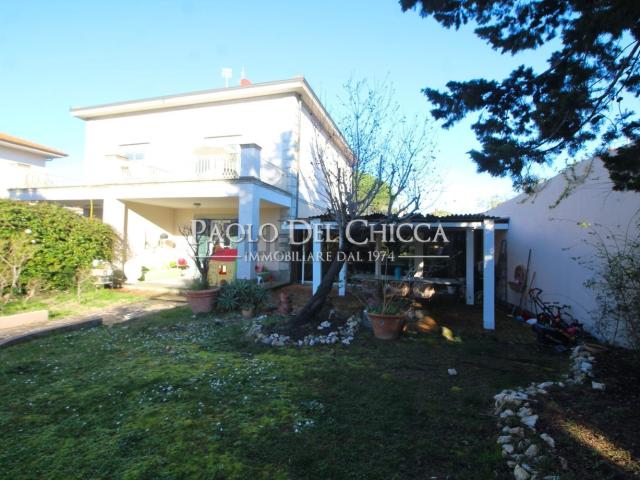 Case e ville in vendita di 300 m² in Via di Montenero