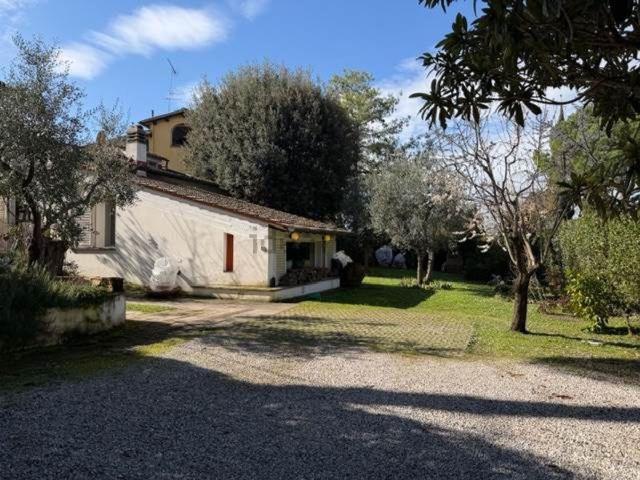 Case e ville in vendita di 300 m² in Via di San Leonardo