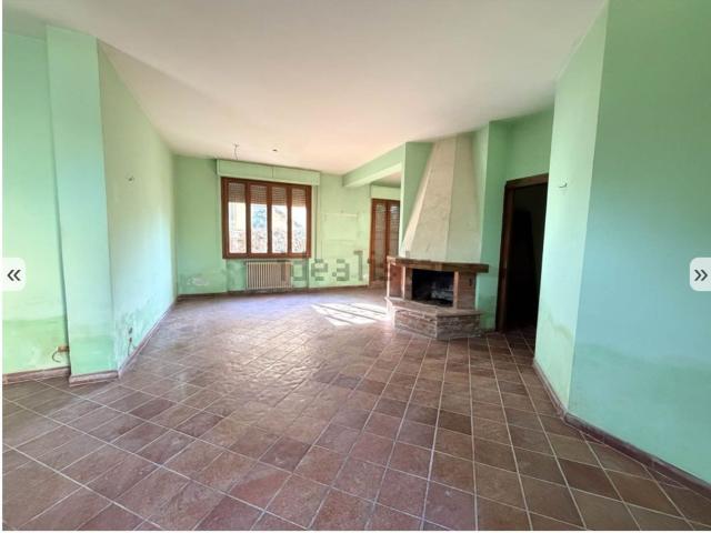 Case e ville in vendita di 300 m² in Via F. Caracciolo