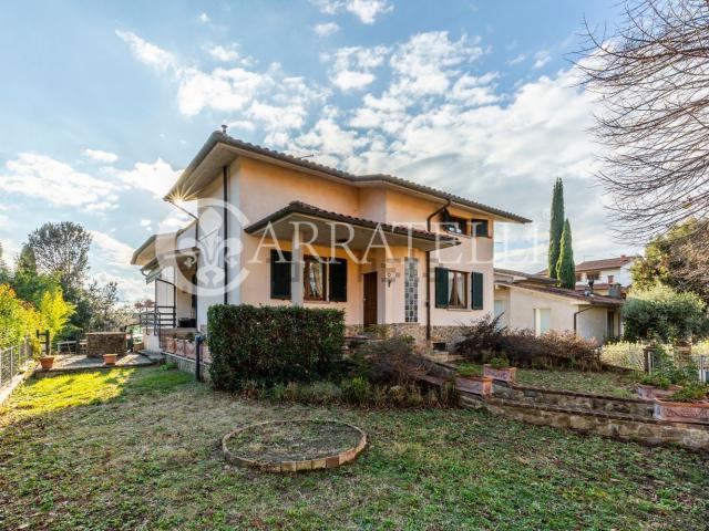 Case e ville in vendita di 300 m² in Via Fiume