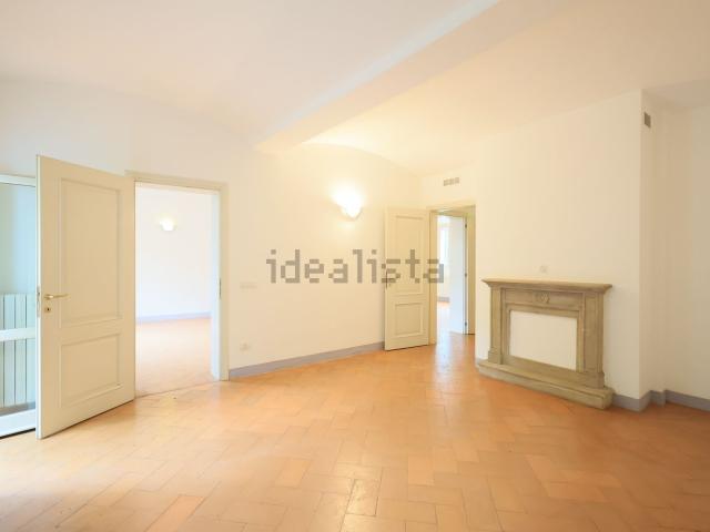Case e ville in vendita di 300 m² in Via Jacopo da Porto Sud