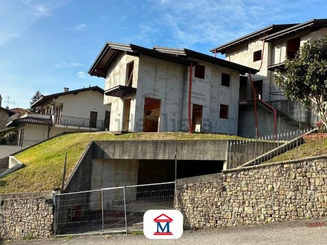 Case e ville in vendita di 300 m² in Via Leone XIII
