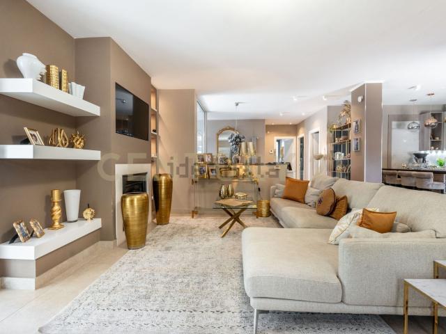 Case e ville in vendita di 300 m² in Via Monpeluso, 8