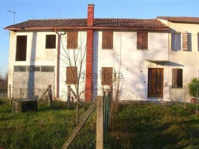 Case e ville in vendita di 300 m² in Via Monte Cengio