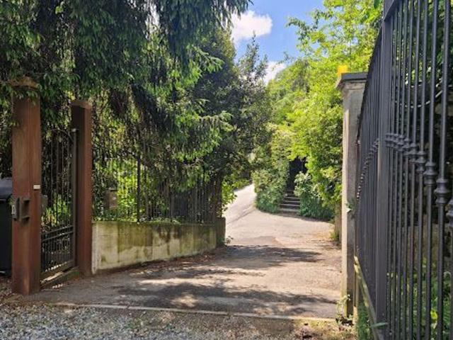 Case e ville in vendita di 300 m² in Via Monte Navale, 8