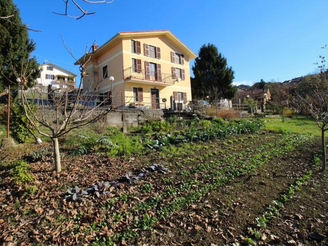 Case e ville in vendita di 300 m² in Via Manzoni, 24
