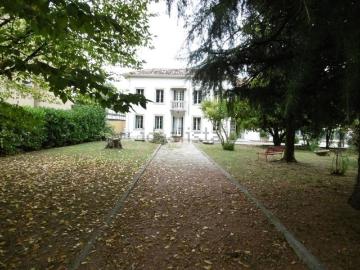Case e ville in vendita di 300 m² in Via Menarè
