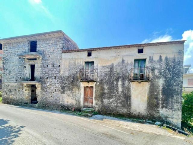 Case e ville in vendita di 300 m² in Via San Caterina, 4