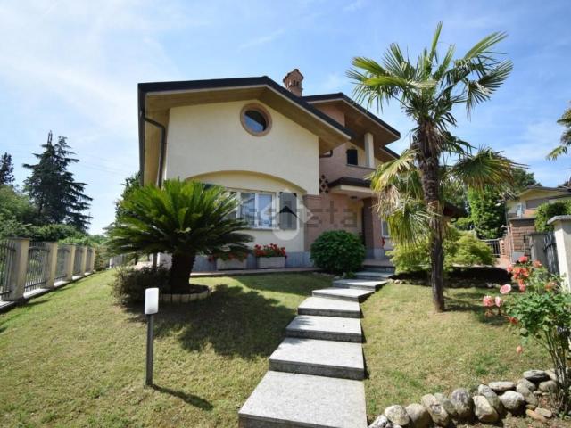 Case e ville in vendita di 300 m² in Via San Cristoforo