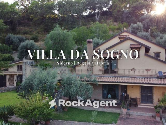 Case e ville in vendita di 300 m² in Via San Francesco