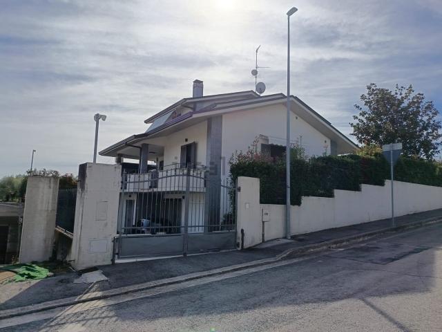 Case e ville in vendita di 300 m² in Via San Giorgio, 99