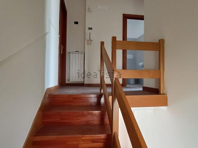 Case e ville in vendita di 300 m² in Via Staffetta, 275