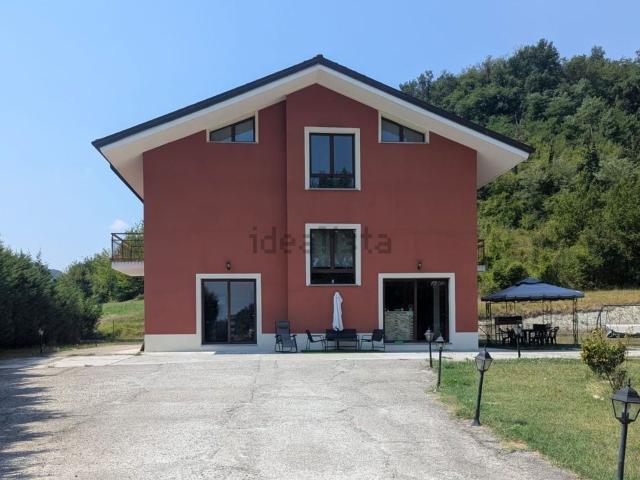 Case e ville in vendita di 300 m² in Via Pozzo, 15