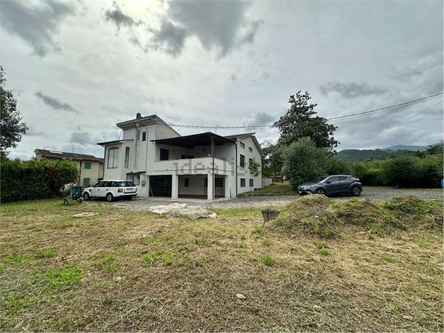 Case e ville in vendita di 300 m² in Via Pontemaggiore