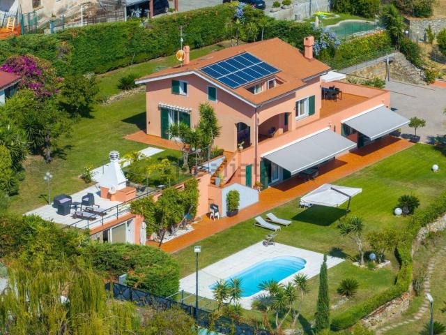 Case e ville in vendita di 300 m² in Via Padre Semeria, 239