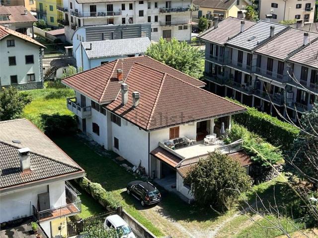 Case e ville in vendita di 300 m² in Via Giovanni Battista Palletta, 13