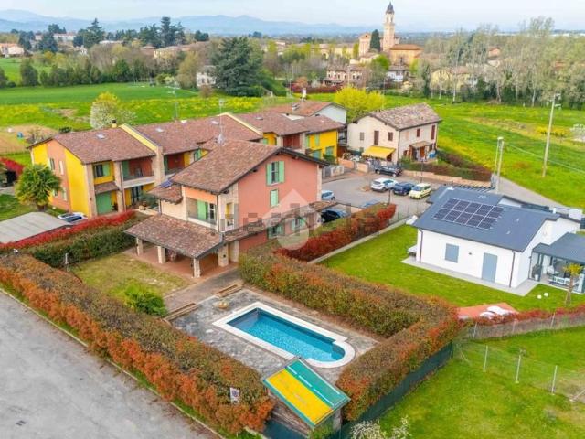 Case e ville in vendita di 300 m² in Via Papa Giovanni XXIII