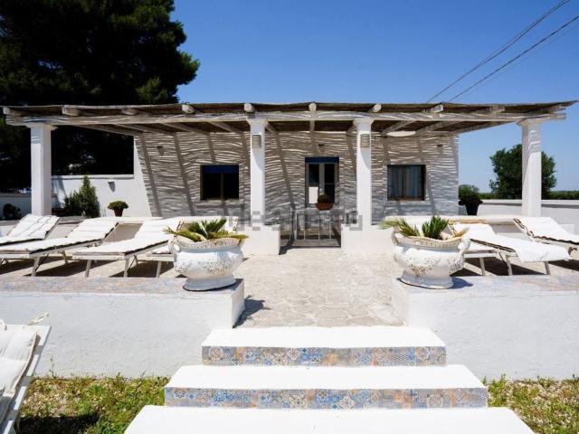 Case e ville in vendita di 300 m² in Via Pesaro, 36